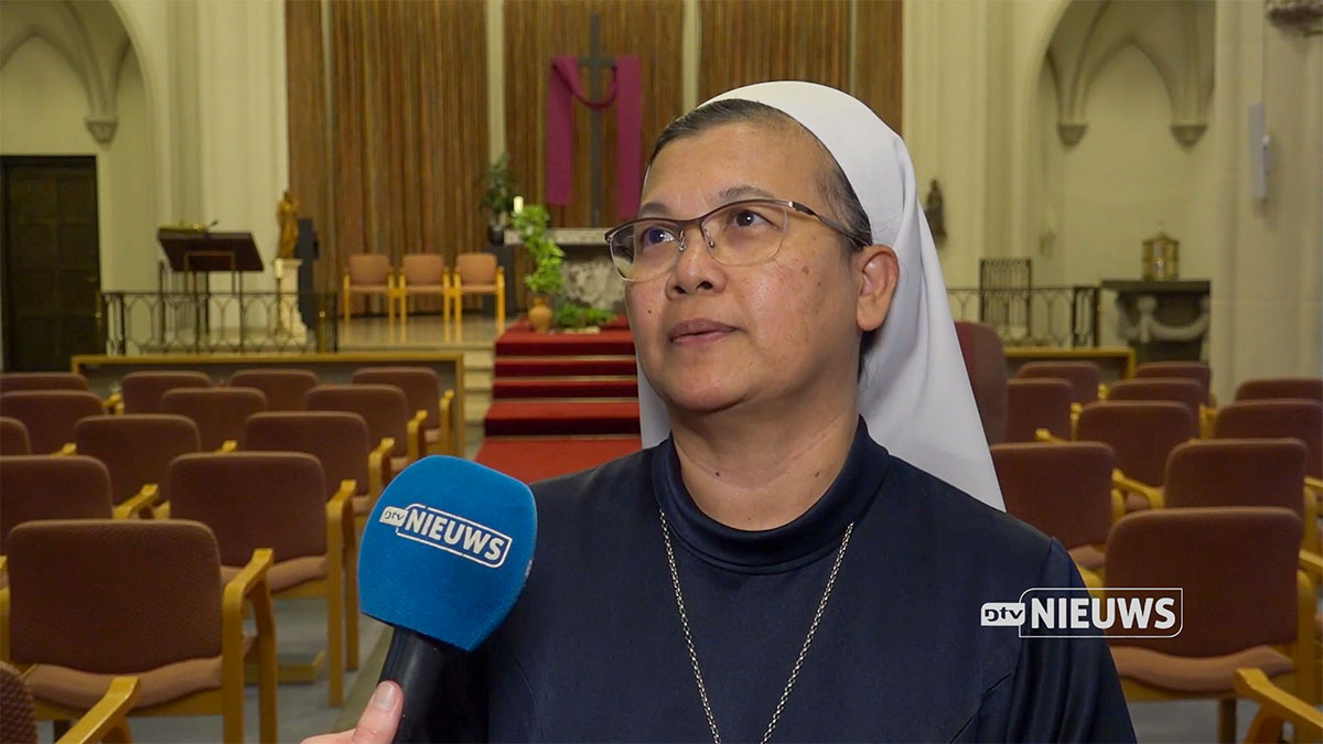 Zusters zamelen geld in voor Java